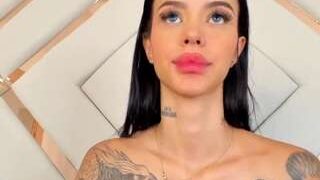 Valentina Vega live webcams for YOU!